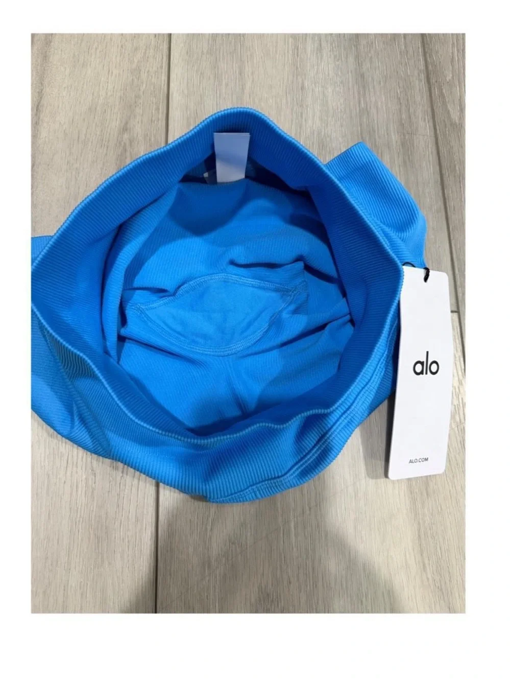 ALO Yoga Women’s 5” Seamless Ribbed Favorite in Azure Blue  — Size XS